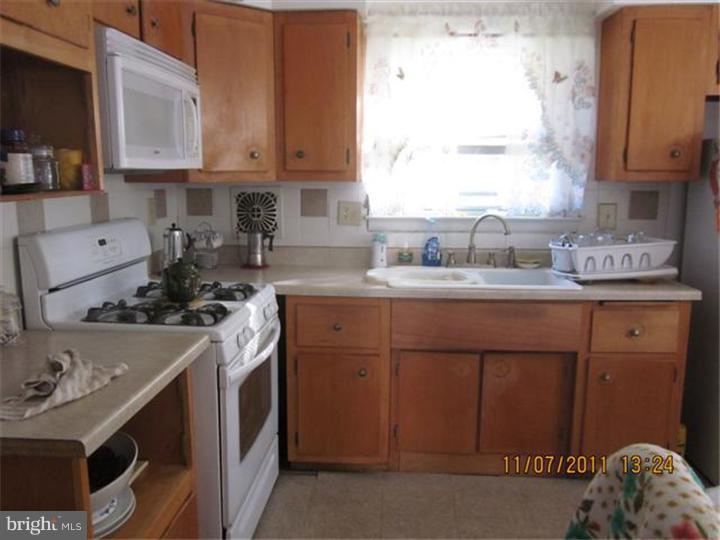 9993 Verree Road Philadelphia, PA 19115 - Photo 5 of 14 Kitchen