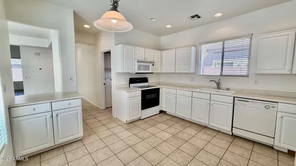 $1,800 | 21930 East Calle De Flores, Queen Creek, AZ 85142