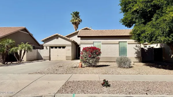 $1,800 | 21930 East Calle De Flores, Queen Creek, AZ 85142