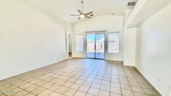 $1,800 | 21930 East Calle De Flores, Queen Creek, AZ 85142