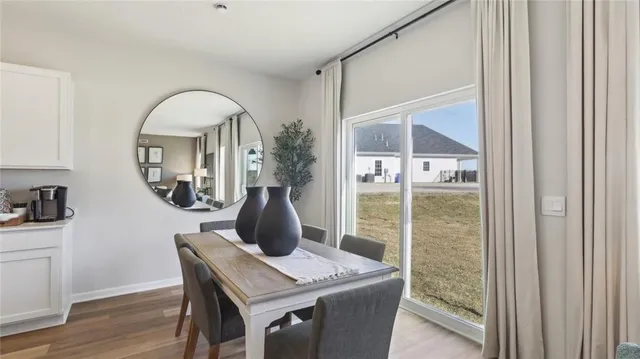 a view of a livingroom with furniture