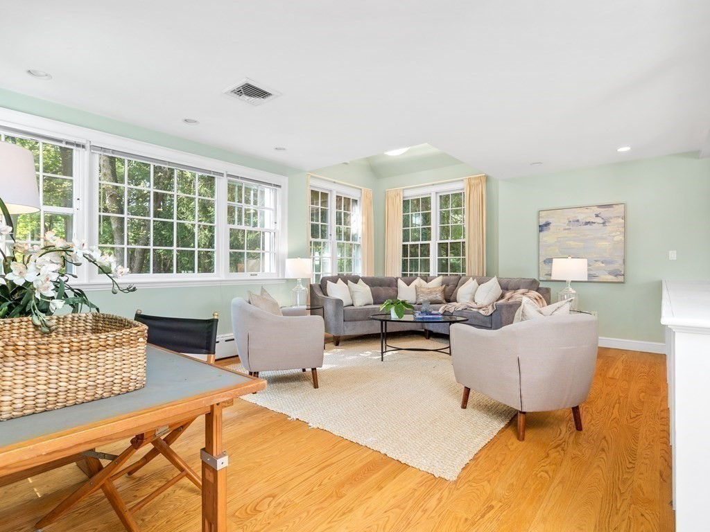 107 Dover Road Wellesley, MA 02482 - Photo 11 of 33