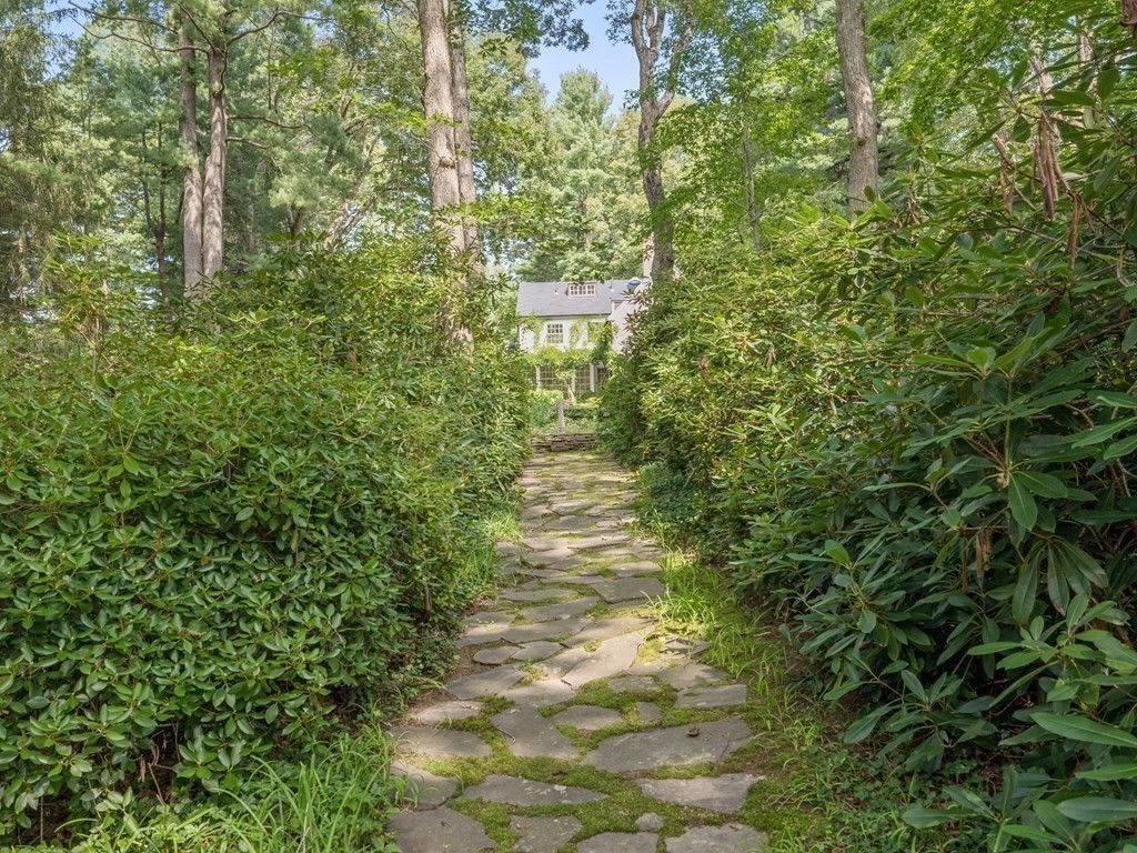 107 Dover Road Wellesley, MA 02482 - Photo 28 of 33
