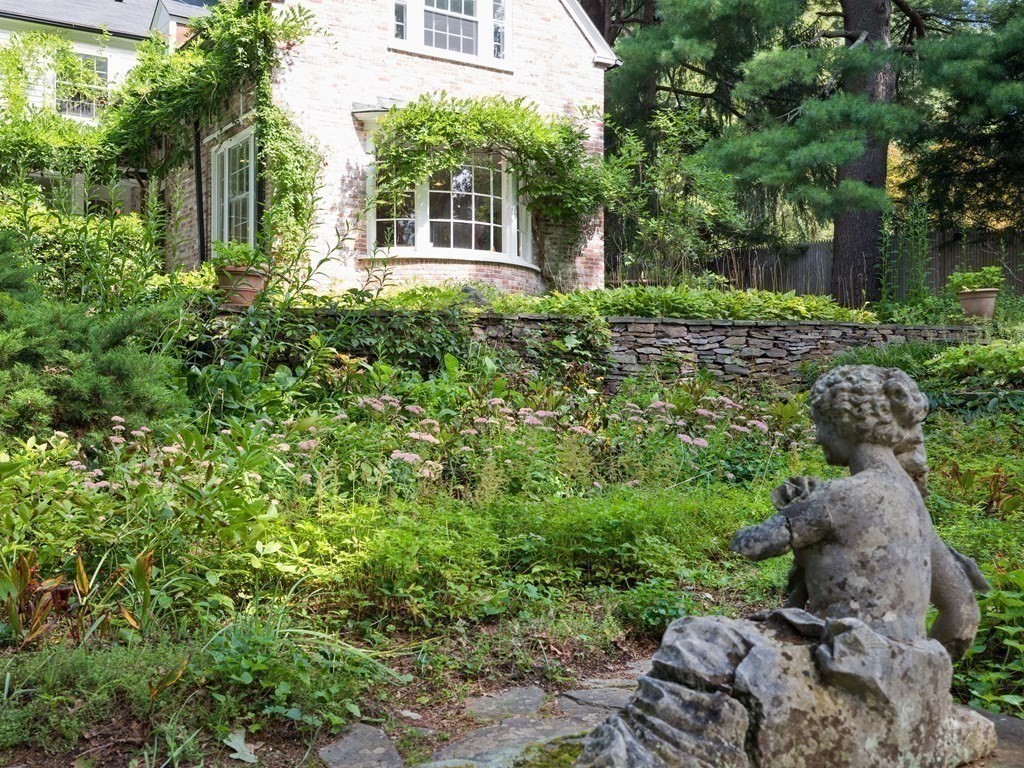 107 Dover Road Wellesley, MA 02482 - Photo 29 of 33