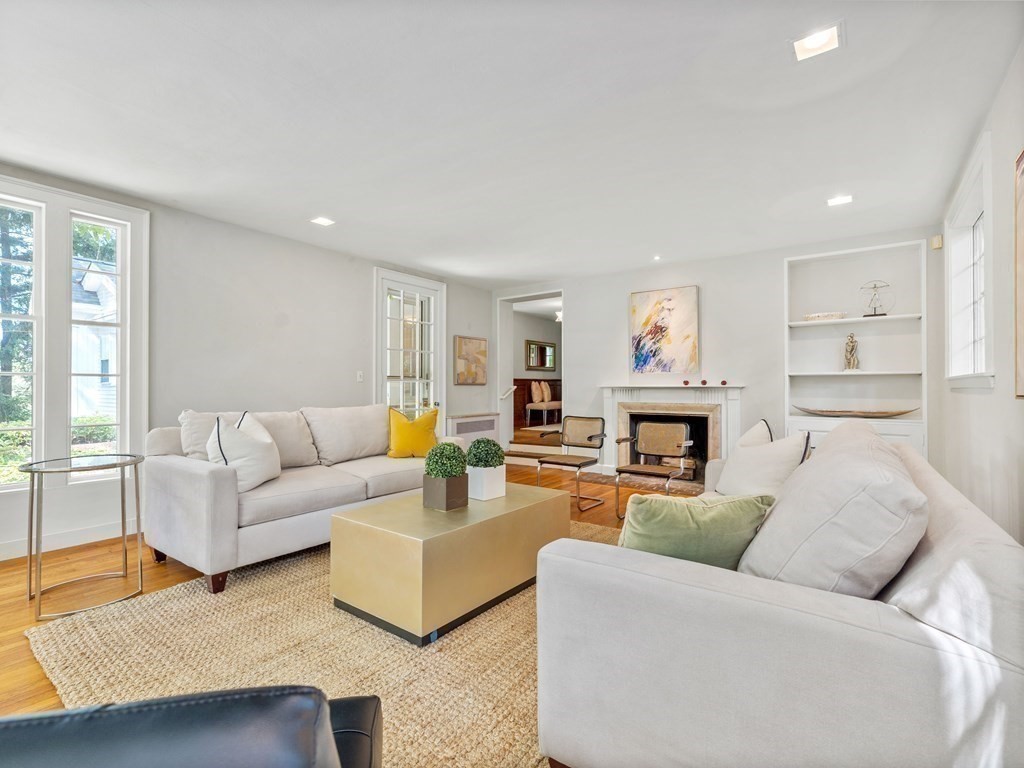 107 Dover Road Wellesley, MA 02482 - Photo 4 of 33