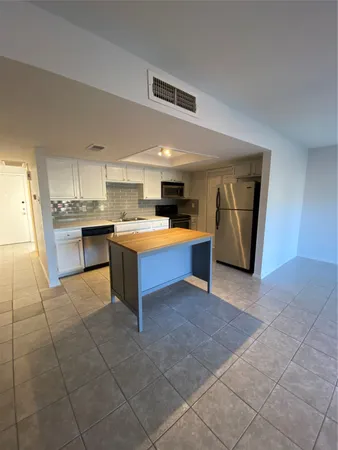 $1,200 | 14777 Wunderlich Drive, Unit 2105, Houston, TX 77069