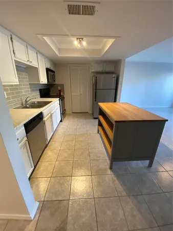 $1,200 | 14777 Wunderlich Drive, Unit 2105, Houston, TX 77069