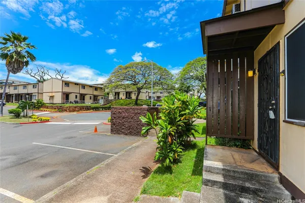$2,200 | 98-1271 Hoohiki Place, Unit 41, Pearl City, HI 96782