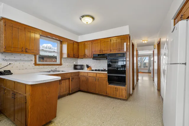 $260,000 | 17363 Oleander Avenue, Tinley Park, IL 60477