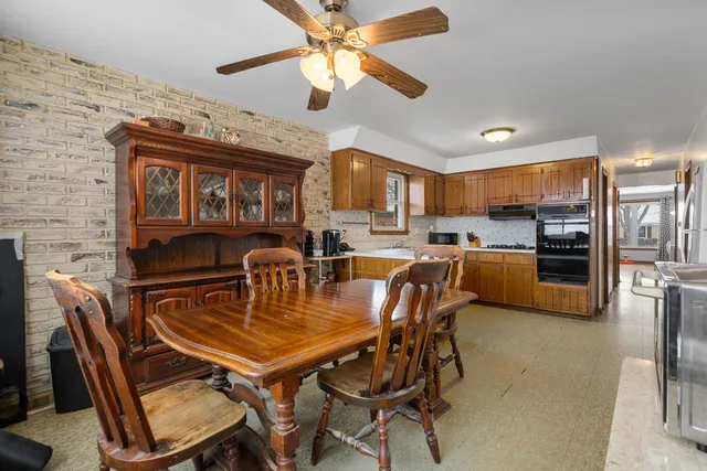 $260,000 | 17363 Oleander Avenue, Tinley Park, IL 60477