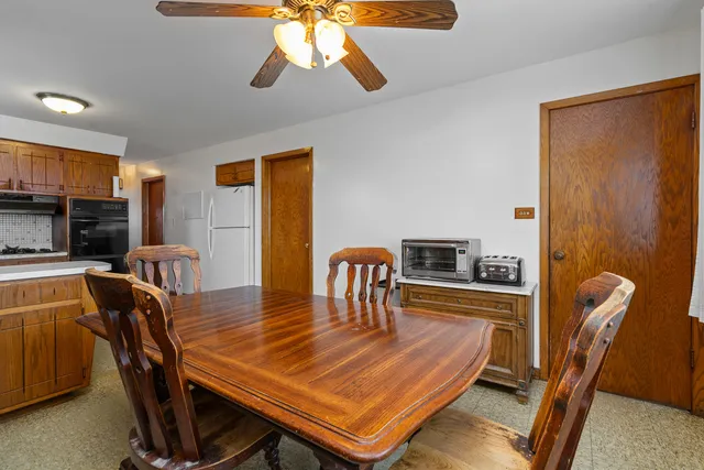 $260,000 | 17363 Oleander Avenue, Tinley Park, IL 60477