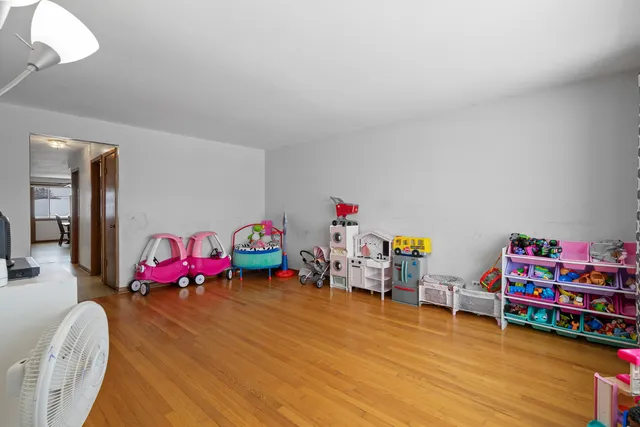 $260,000 | 17363 Oleander Avenue, Tinley Park, IL 60477