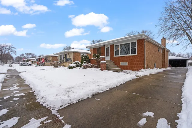 $260,000 | 17363 Oleander Avenue, Tinley Park, IL 60477