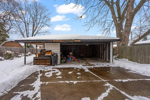 $260,000 | 17363 Oleander Avenue, Tinley Park, IL 60477