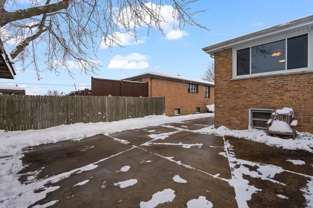 $260,000 | 17363 Oleander Avenue, Tinley Park, IL 60477