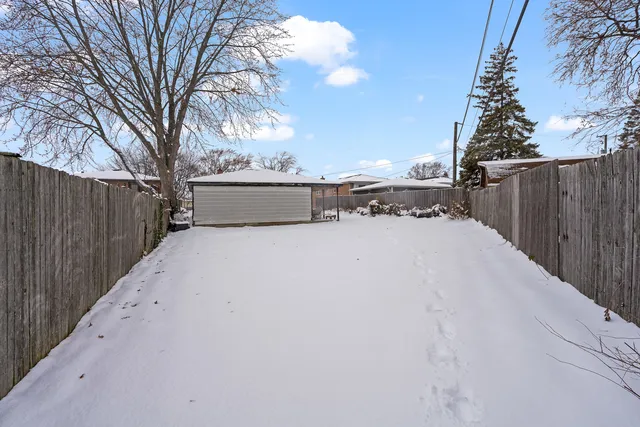 $260,000 | 17363 Oleander Avenue, Tinley Park, IL 60477