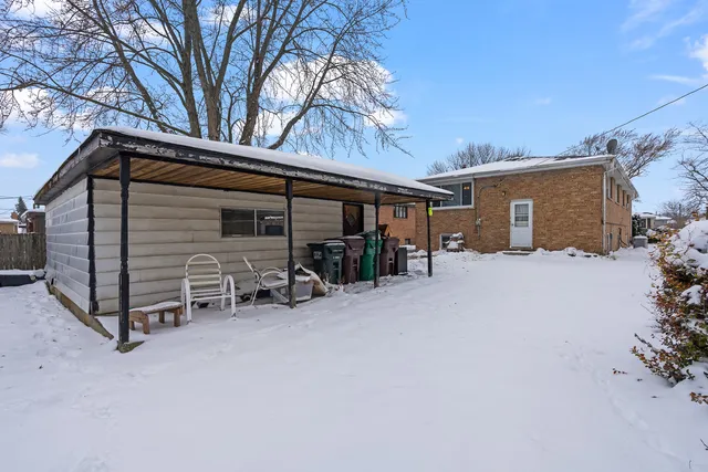 $260,000 | 17363 Oleander Avenue, Tinley Park, IL 60477