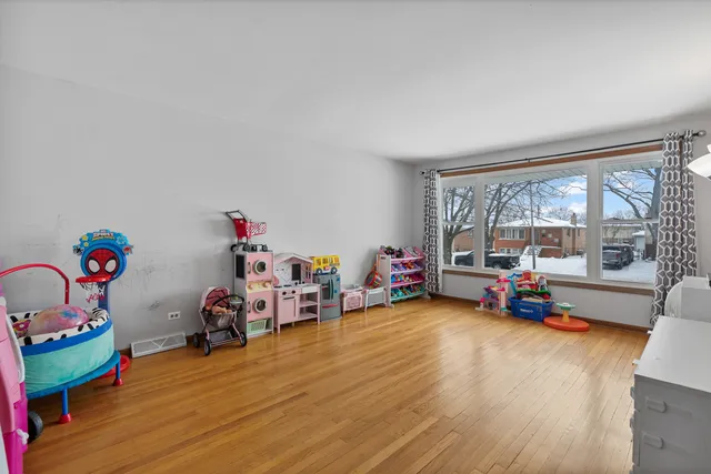 $260,000 | 17363 Oleander Avenue, Tinley Park, IL 60477