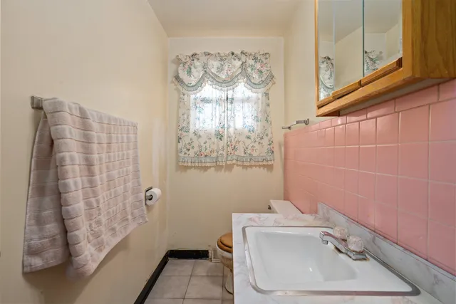 $260,000 | 17363 Oleander Avenue, Tinley Park, IL 60477