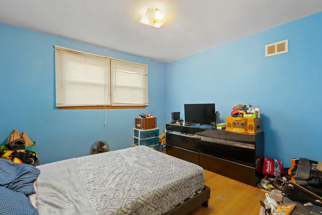 $260,000 | 17363 Oleander Avenue, Tinley Park, IL 60477