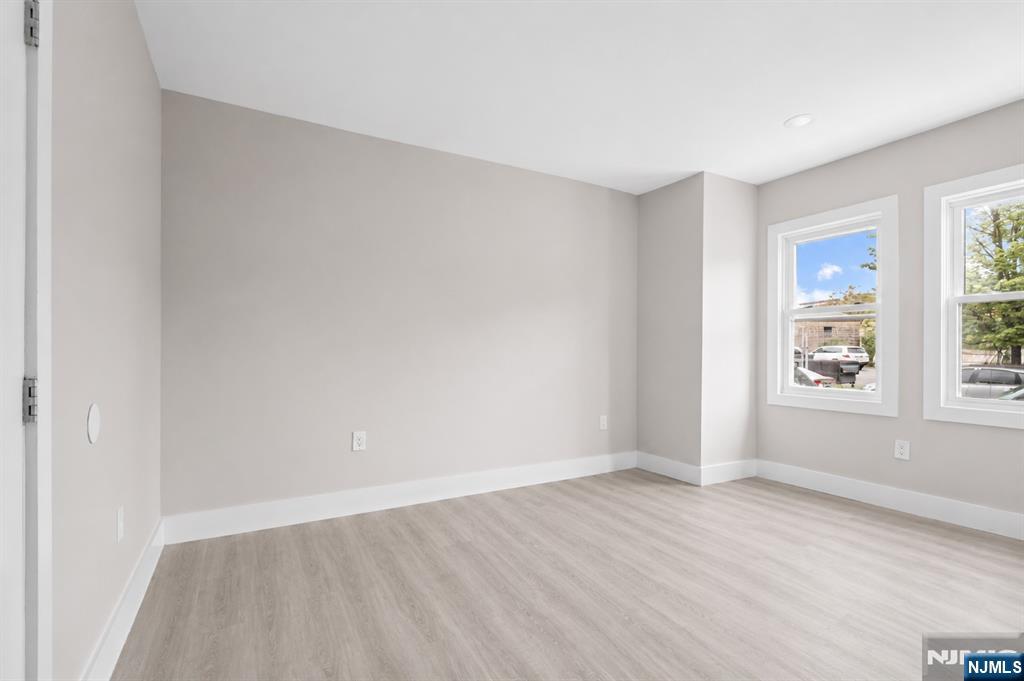 654 South 12th Street Newark, NJ 07103 - Photo 12 of 25