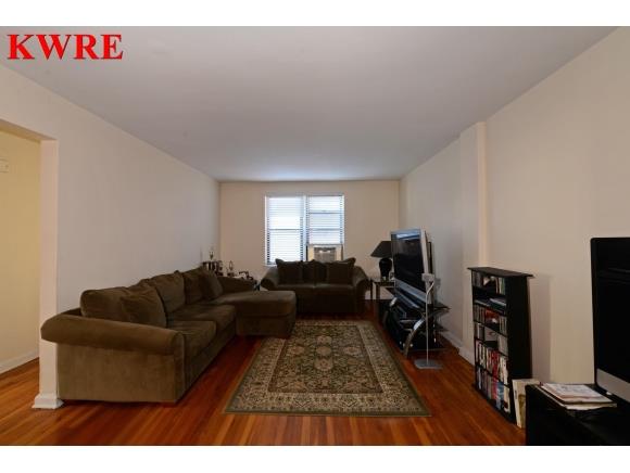 9255 Shore Road, Unit 3H Brooklyn, NY 11209 - Photo 2 of 13 Living Room