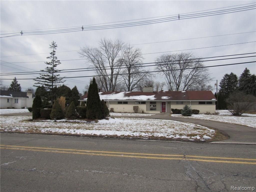 28201 Bell Road Southfield, MI 48034 - Photo 5 of 38 28201 BELL SOUTHFIELD (15).JPG