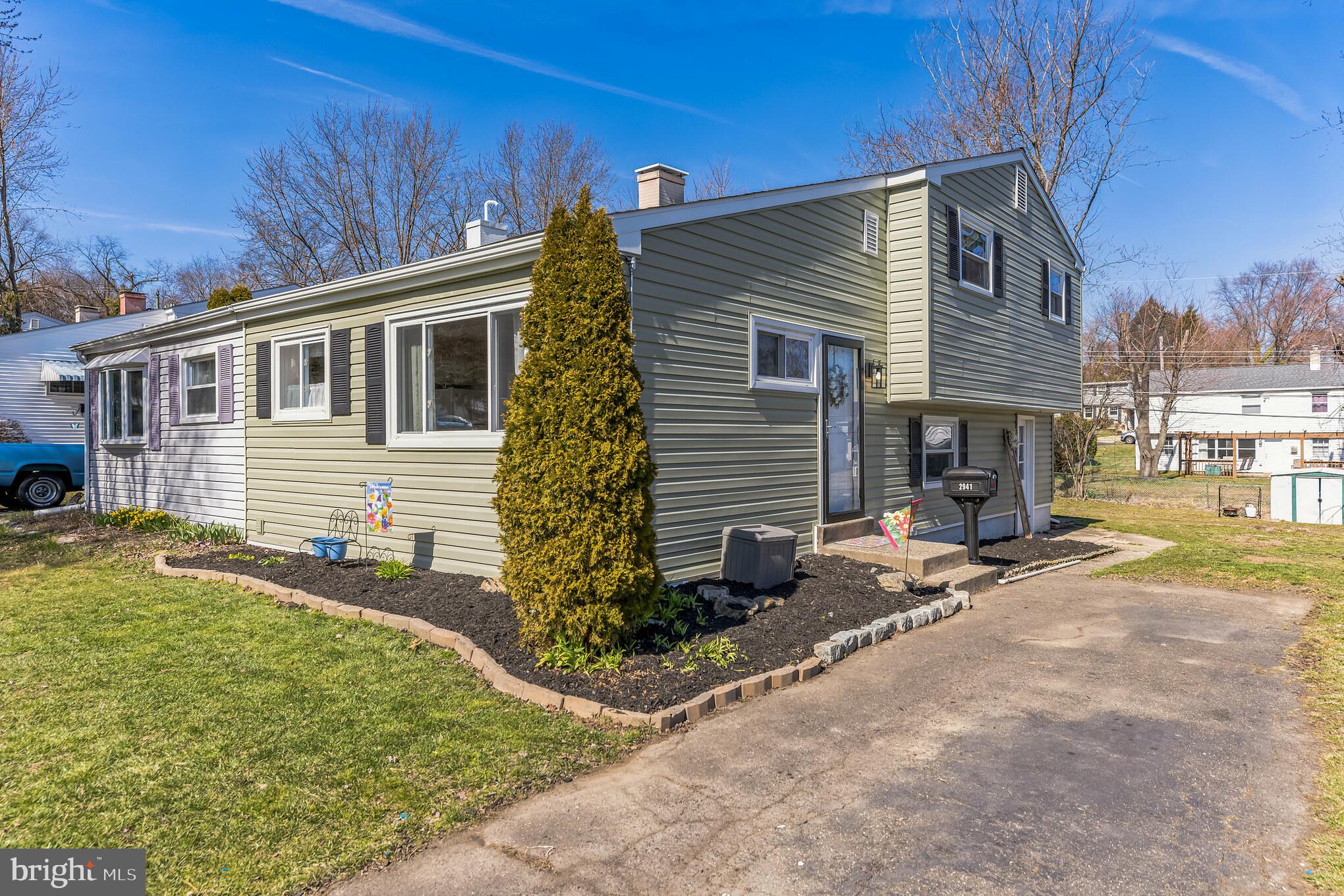 2941 Thunderhead Road Abington, PA 19001 - Photo 1 of 22 Front Entrance