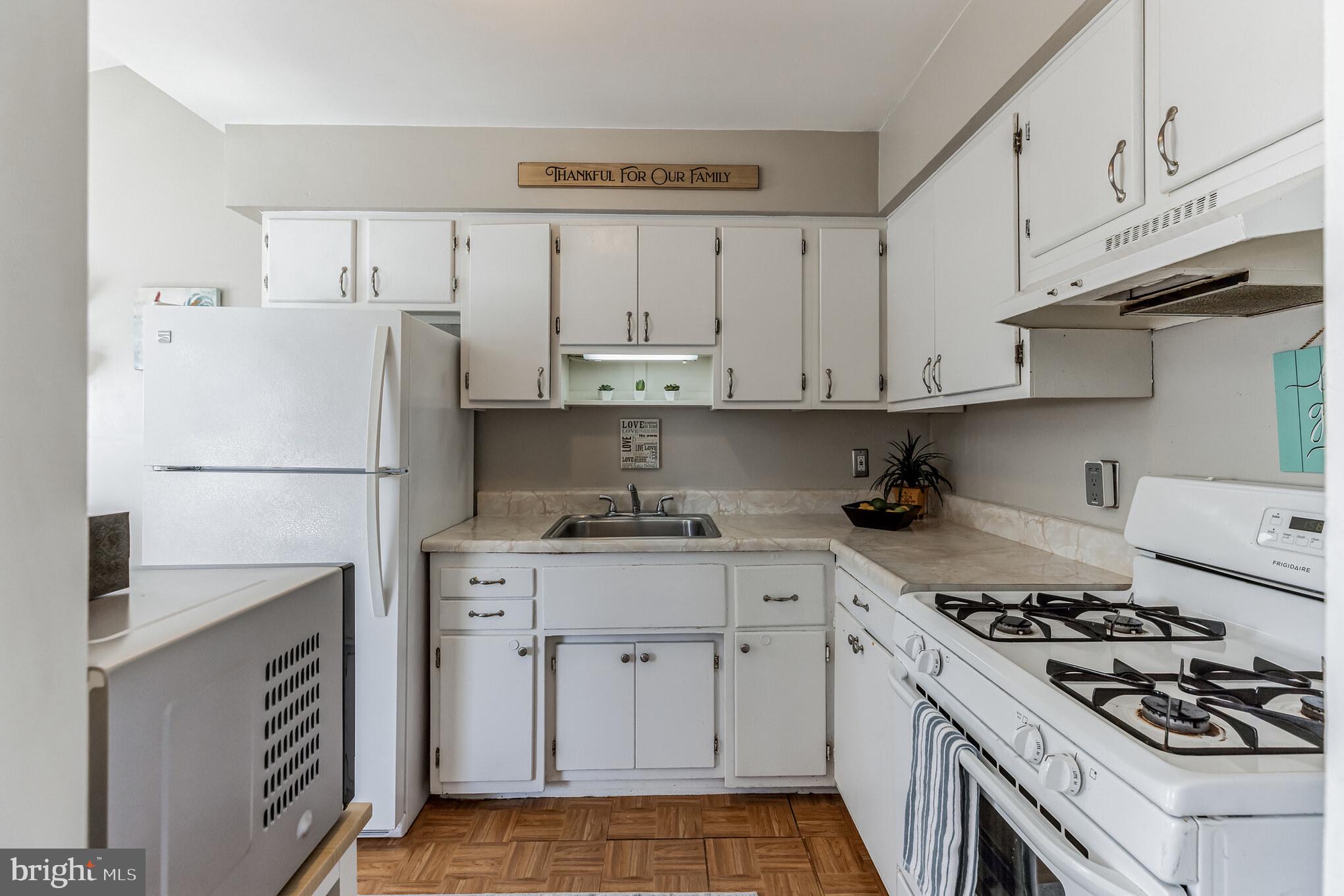 2941 Thunderhead Road Abington, PA 19001 - Photo 8 of 22 Kitchen