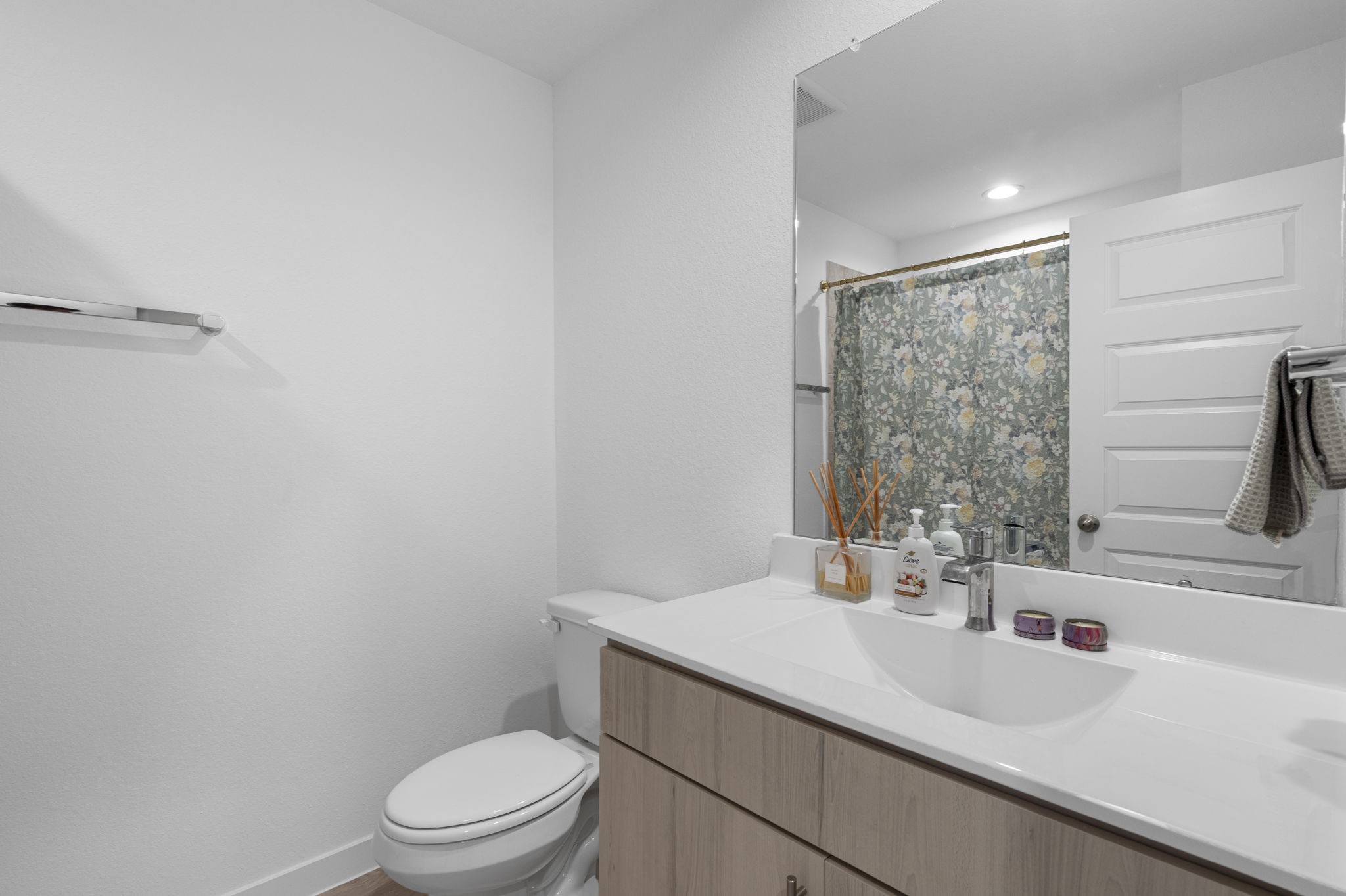 2804 Willow Gulch Way Rosenberg, TX 77469 - Photo 14 of 20 a bathroom with a sink a toilet and shower