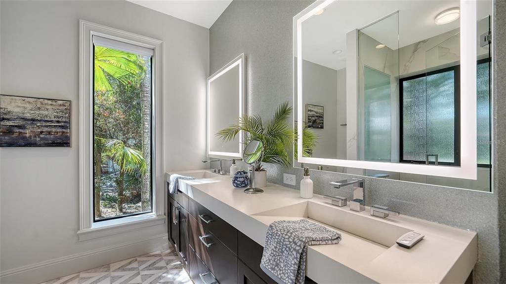 5035 Bay Shore Road Sarasota, FL 34234 - Photo 31 of 84 Gallery Image 31