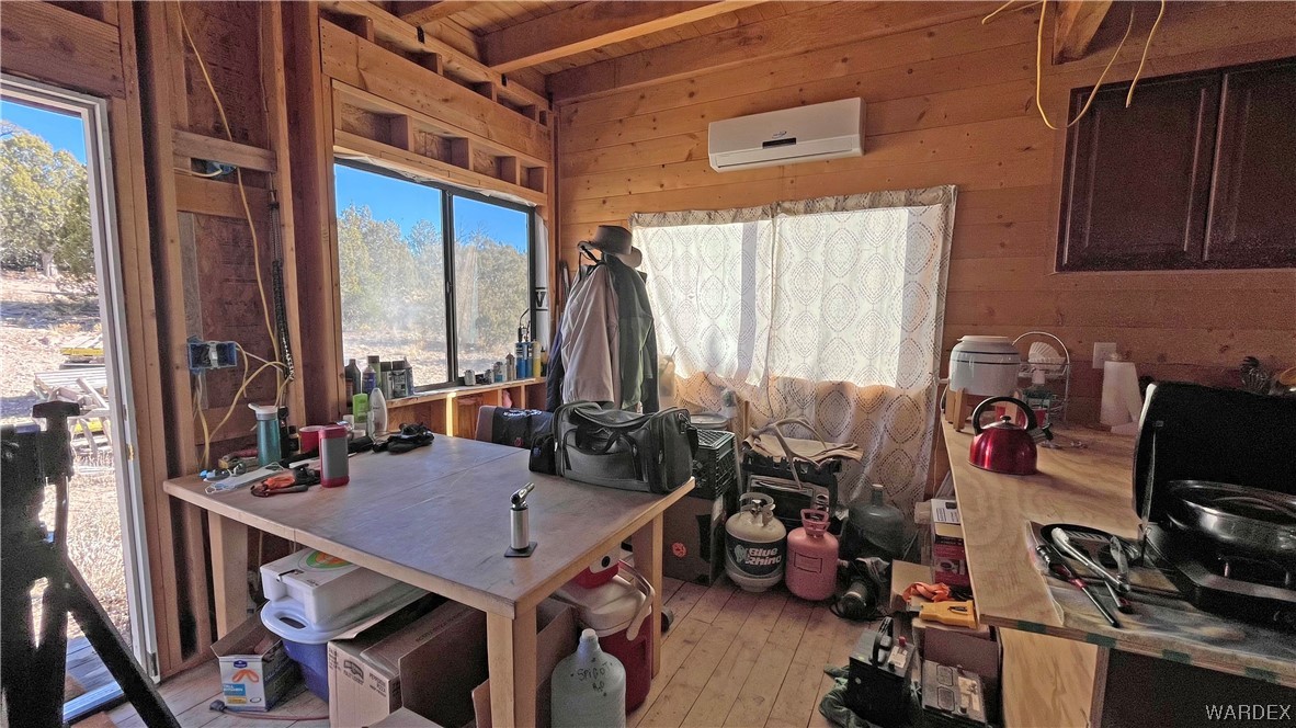 29775 West Ridge Runner Road Seligman, AZ 86337 - Photo 11 of 36 Office