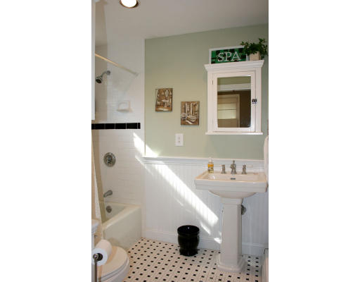8 E Road Wayland, MA 01778 - Photo 11 of 17