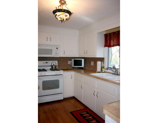 8 E Road Wayland, MA 01778 - Photo 9 of 17
