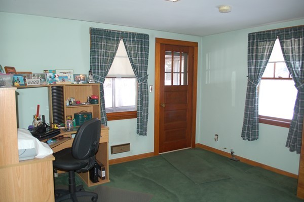 11 Thurston Point Road Gloucester, MA 01930 - Photo 7 of 14 Gallery Image 7