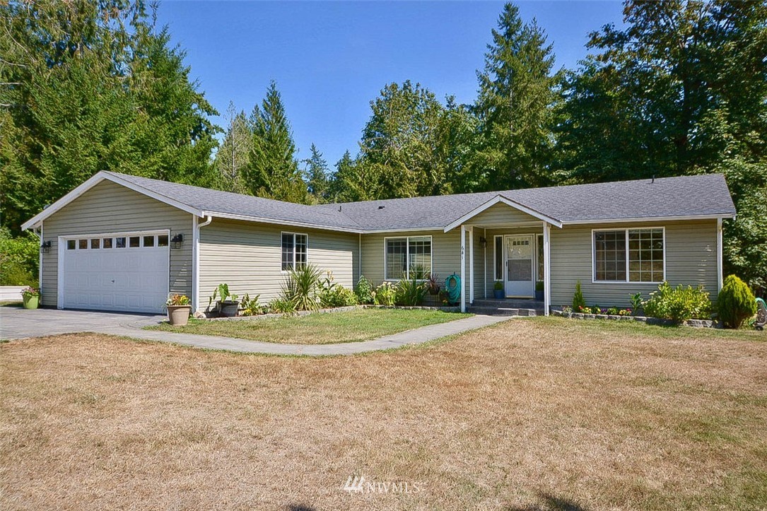 641 East Wilson Way Grapeview, WA 98546 - Photo 3 of 40 Gallery Image 3