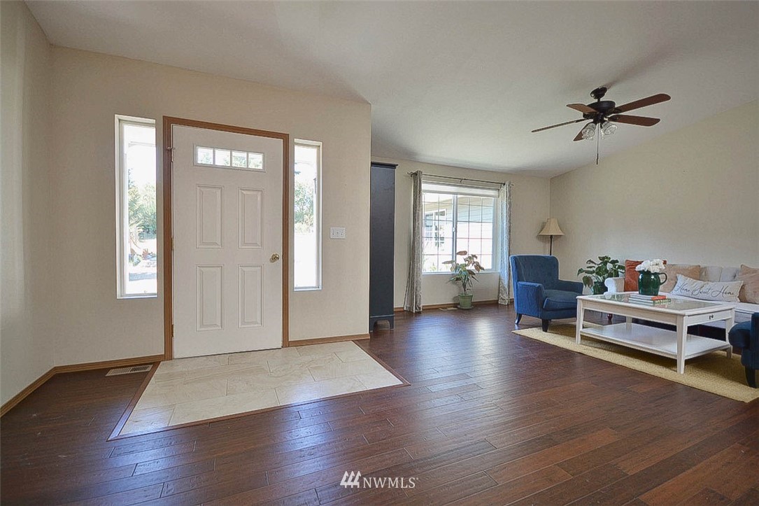 641 East Wilson Way Grapeview, WA 98546 - Photo 6 of 40 Gallery Image 6
