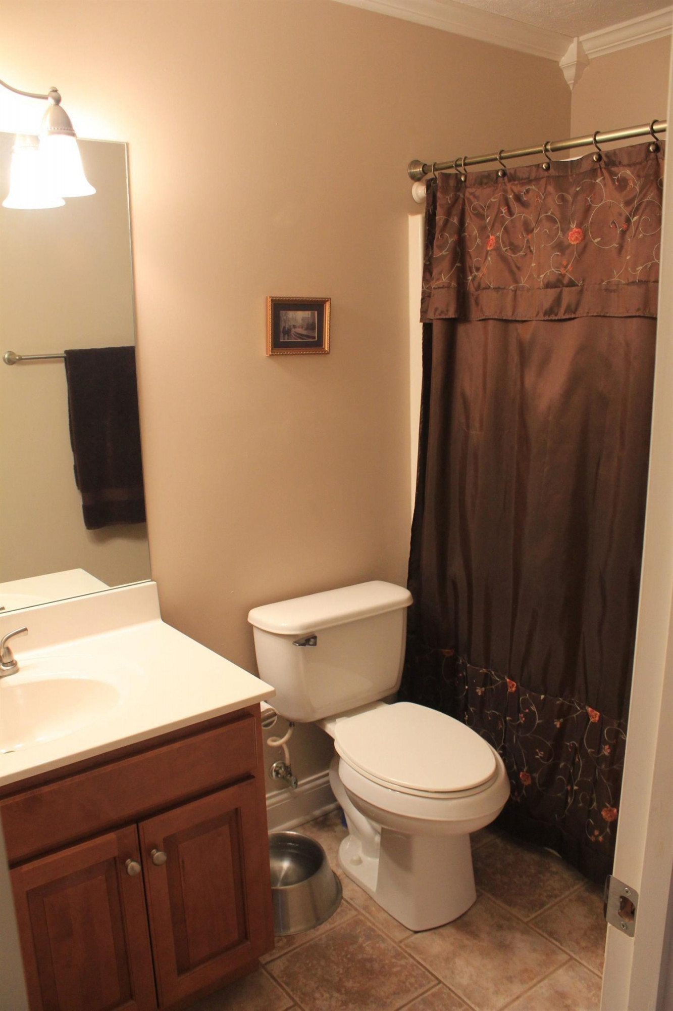 2955 Shadrick Ferry Road Frankfort, KY 40601 - Photo 14 of 49 Full bath off of foyer