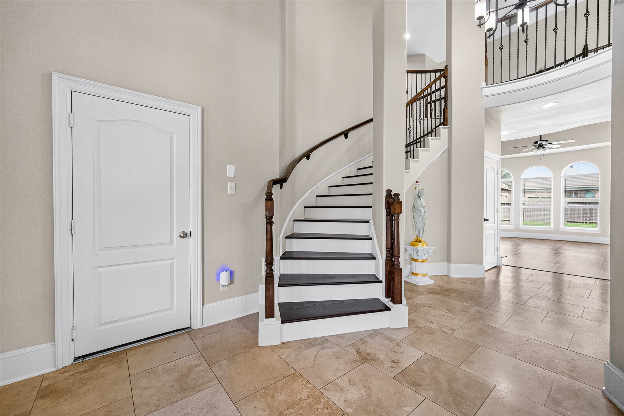 9439 Emerald Lakes Drive Rosharon, TX 77583 - Photo 3 of 35 Gallery Image 3