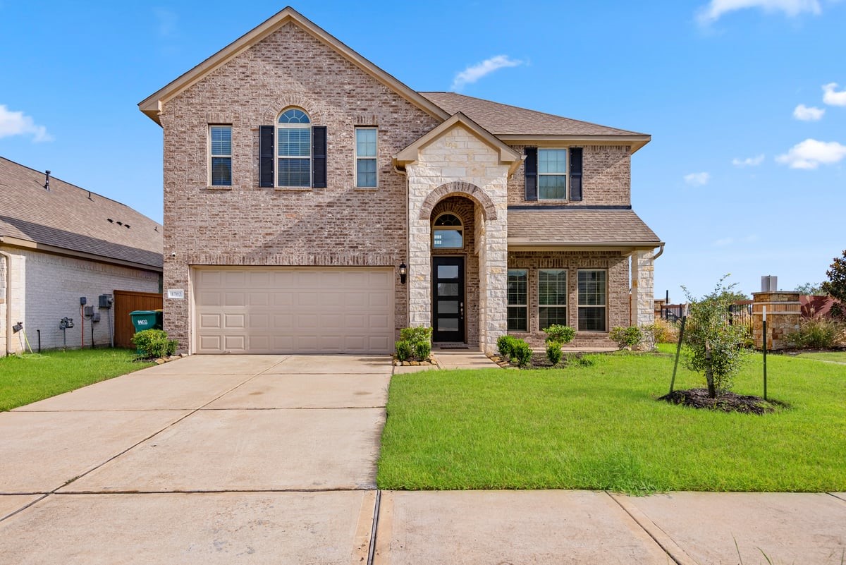1702 Darwin Cedar Drive Rosharon, TX 77583 - Photo 2 of 44 Corner lot with no neighbors to one side, and no neighbors to the back!