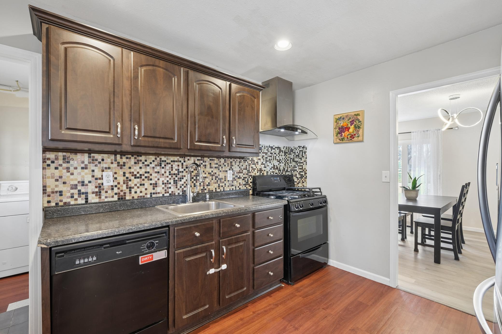 8704 Crest Road Bloomington, MN 55425 - Photo 12 of 24