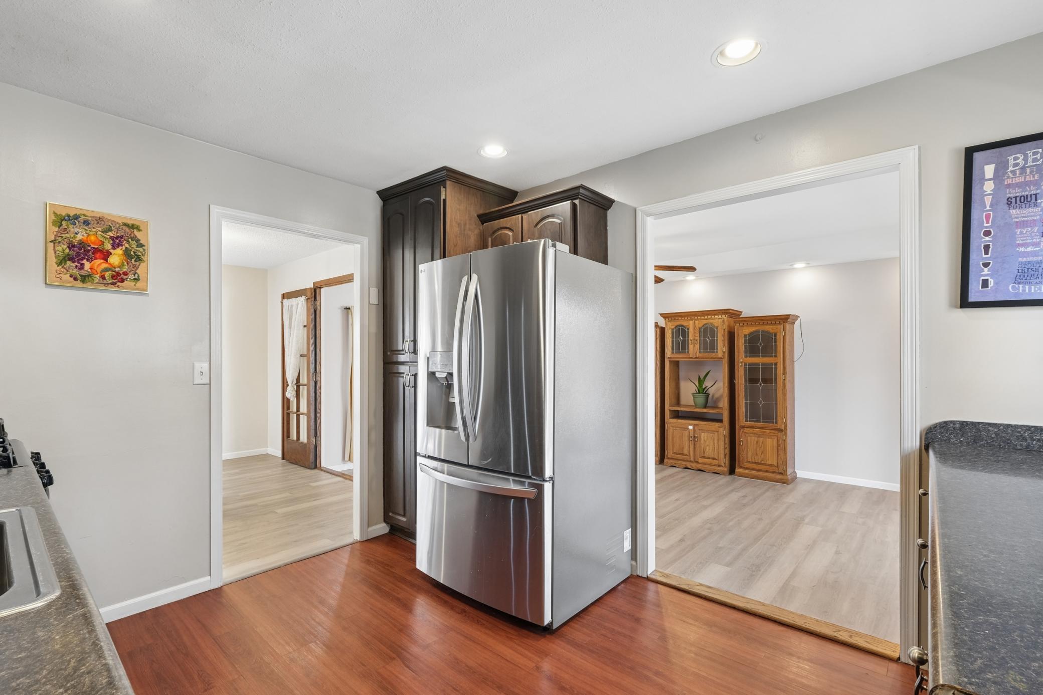 8704 Crest Road Bloomington, MN 55425 - Photo 13 of 24