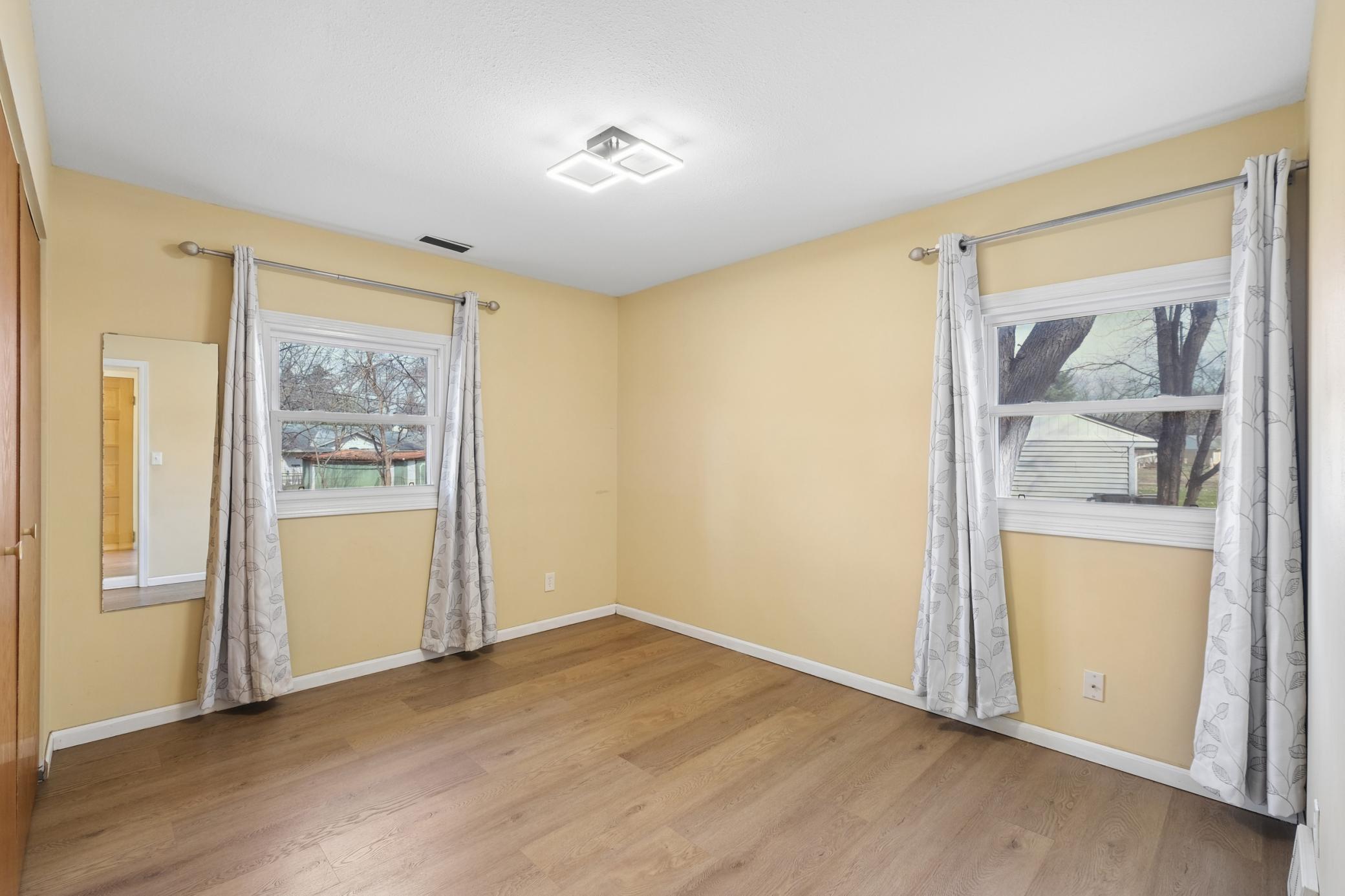 8704 Crest Road Bloomington, MN 55425 - Photo 15 of 24