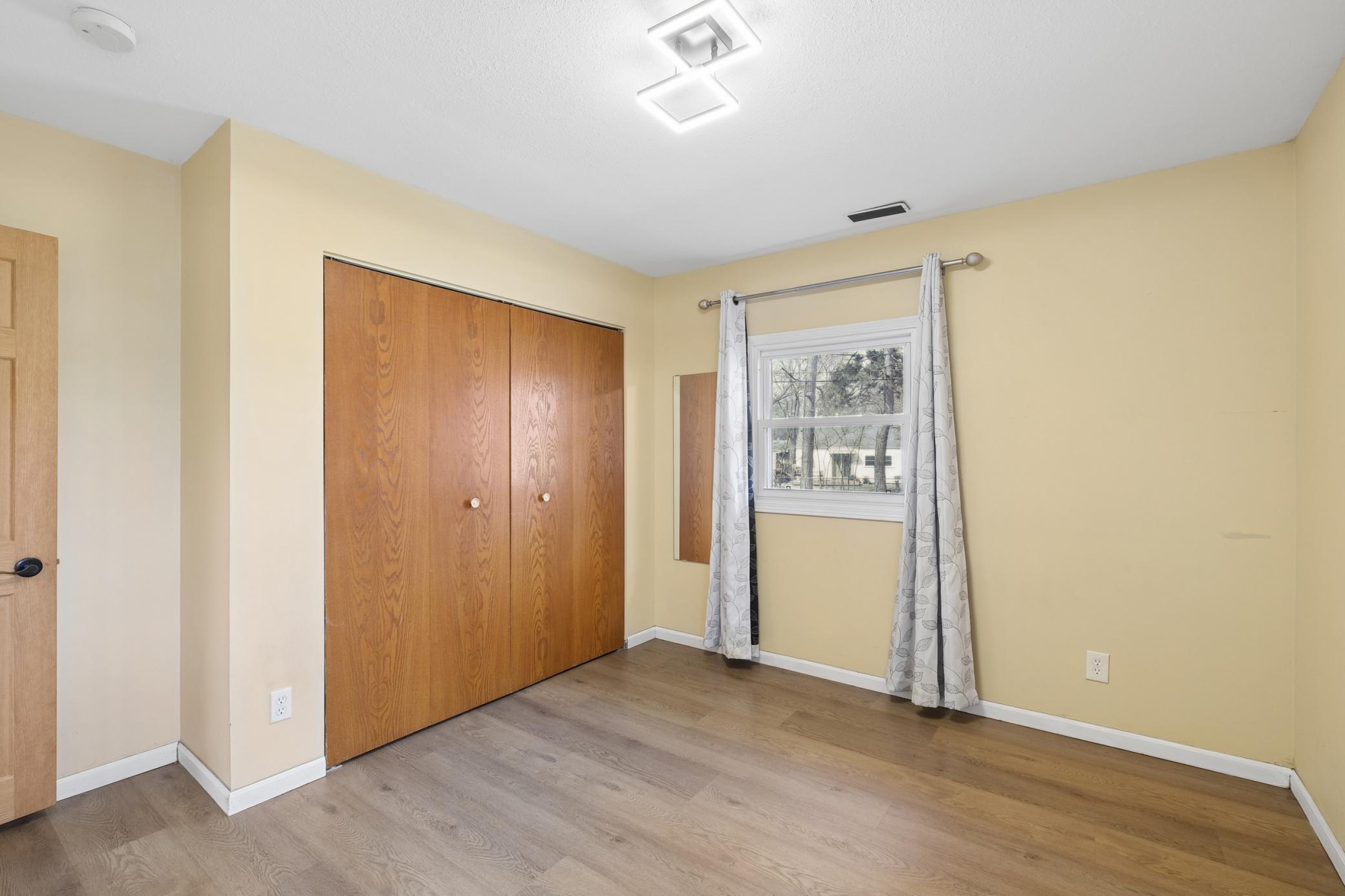 8704 Crest Road Bloomington, MN 55425 - Photo 16 of 24