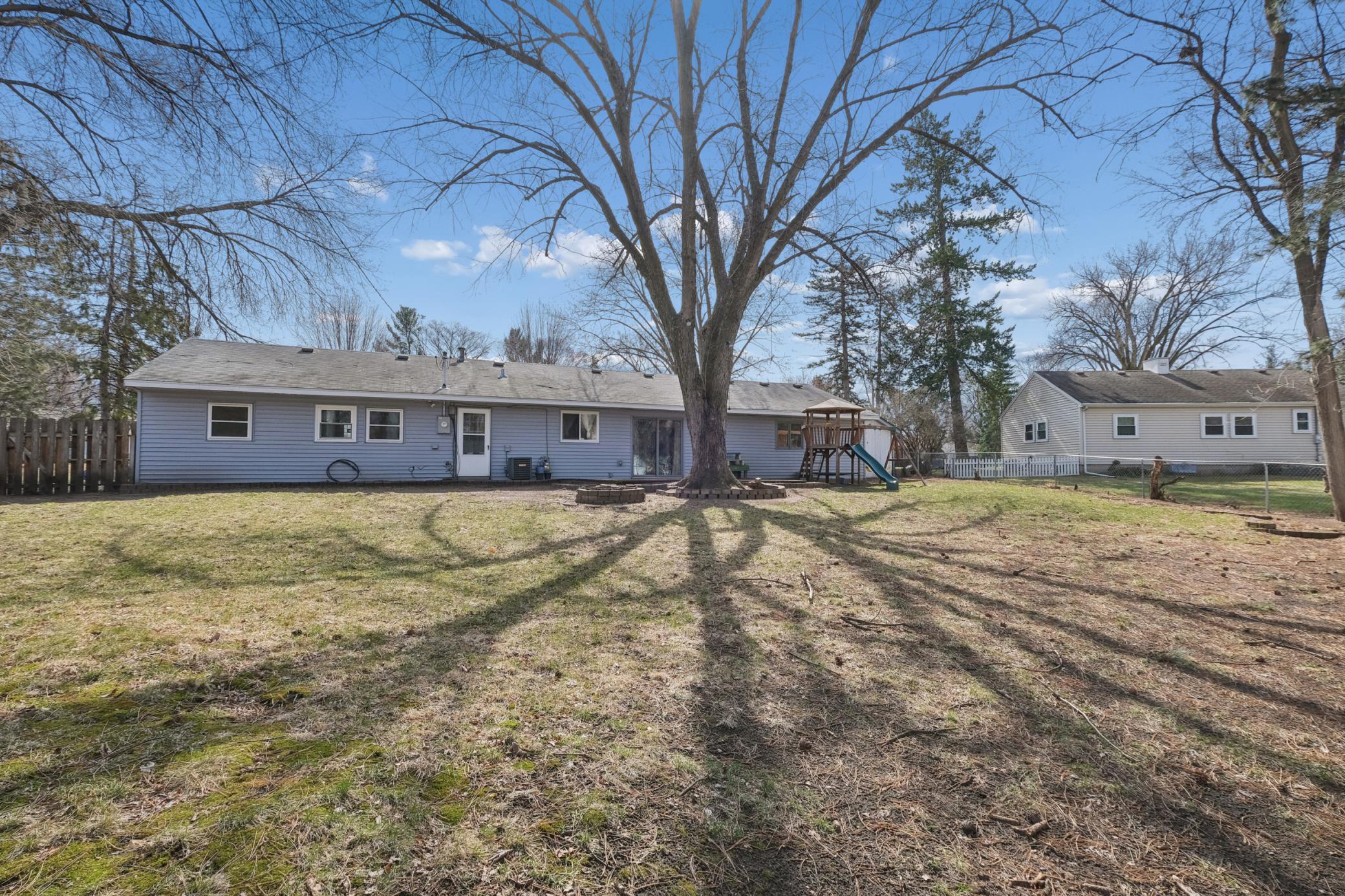 8704 Crest Road Bloomington, MN 55425 - Photo 3 of 24