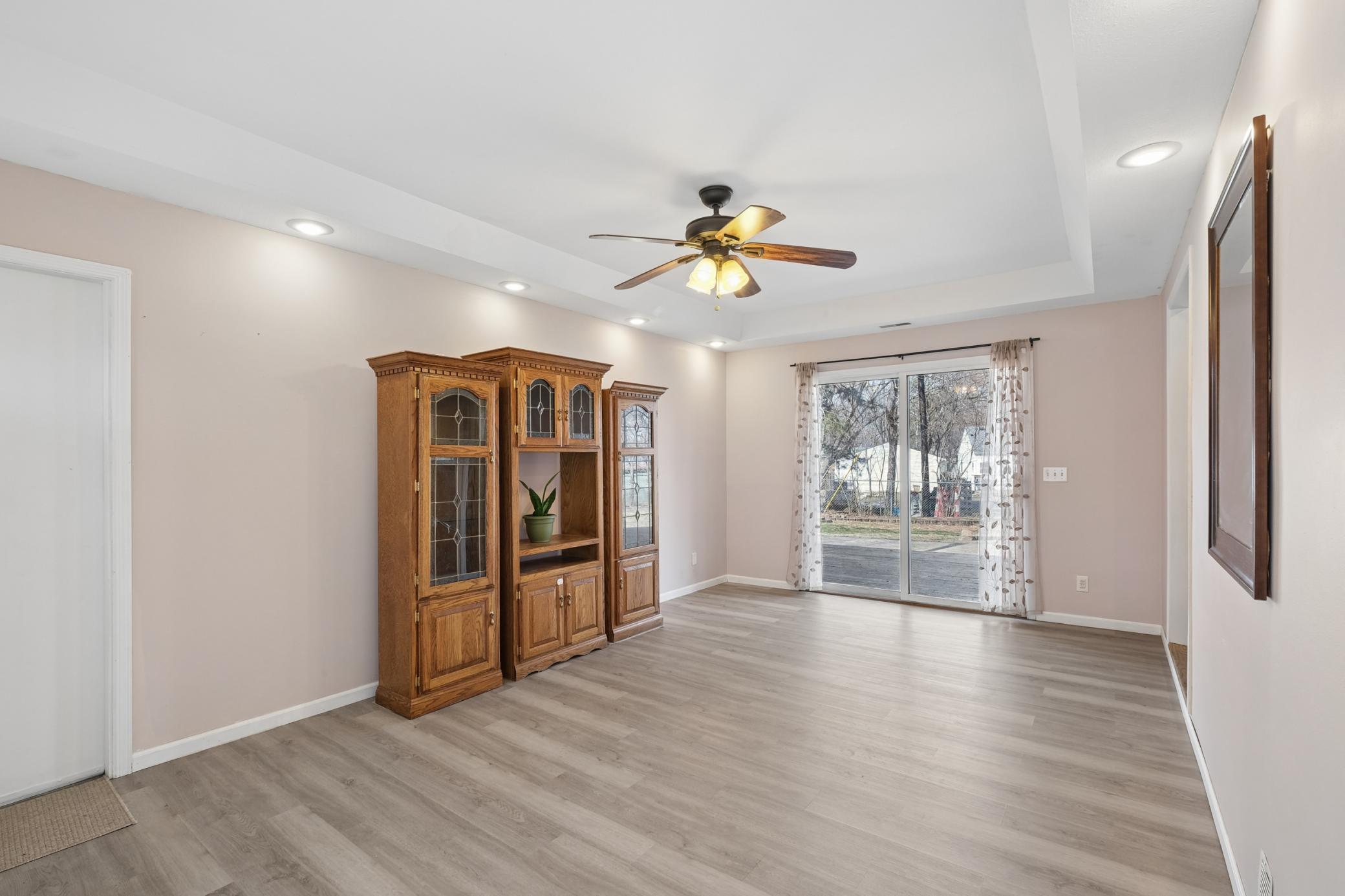 8704 Crest Road Bloomington, MN 55425 - Photo 5 of 24