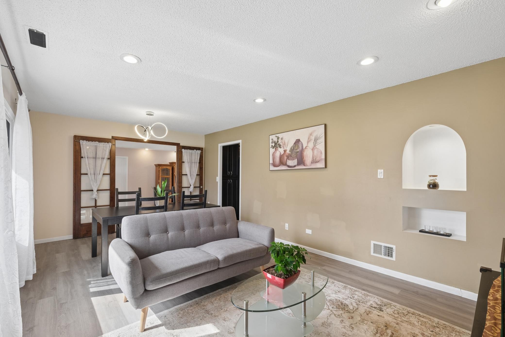 8704 Crest Road Bloomington, MN 55425 - Photo 9 of 24