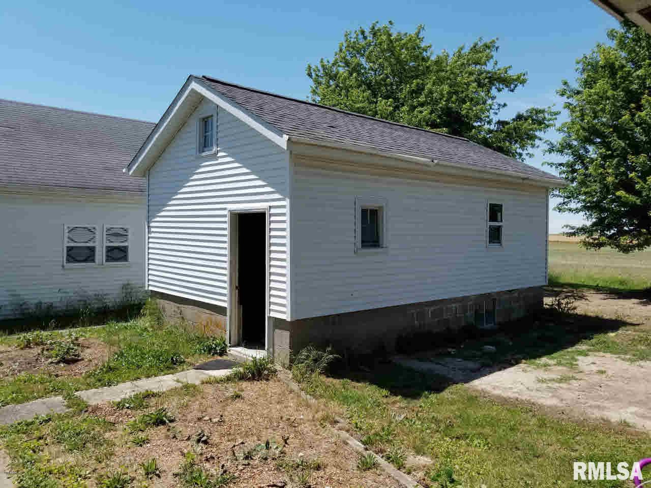 27472 Highline Road Ashley, IL 62808 - Photo 12 of 24