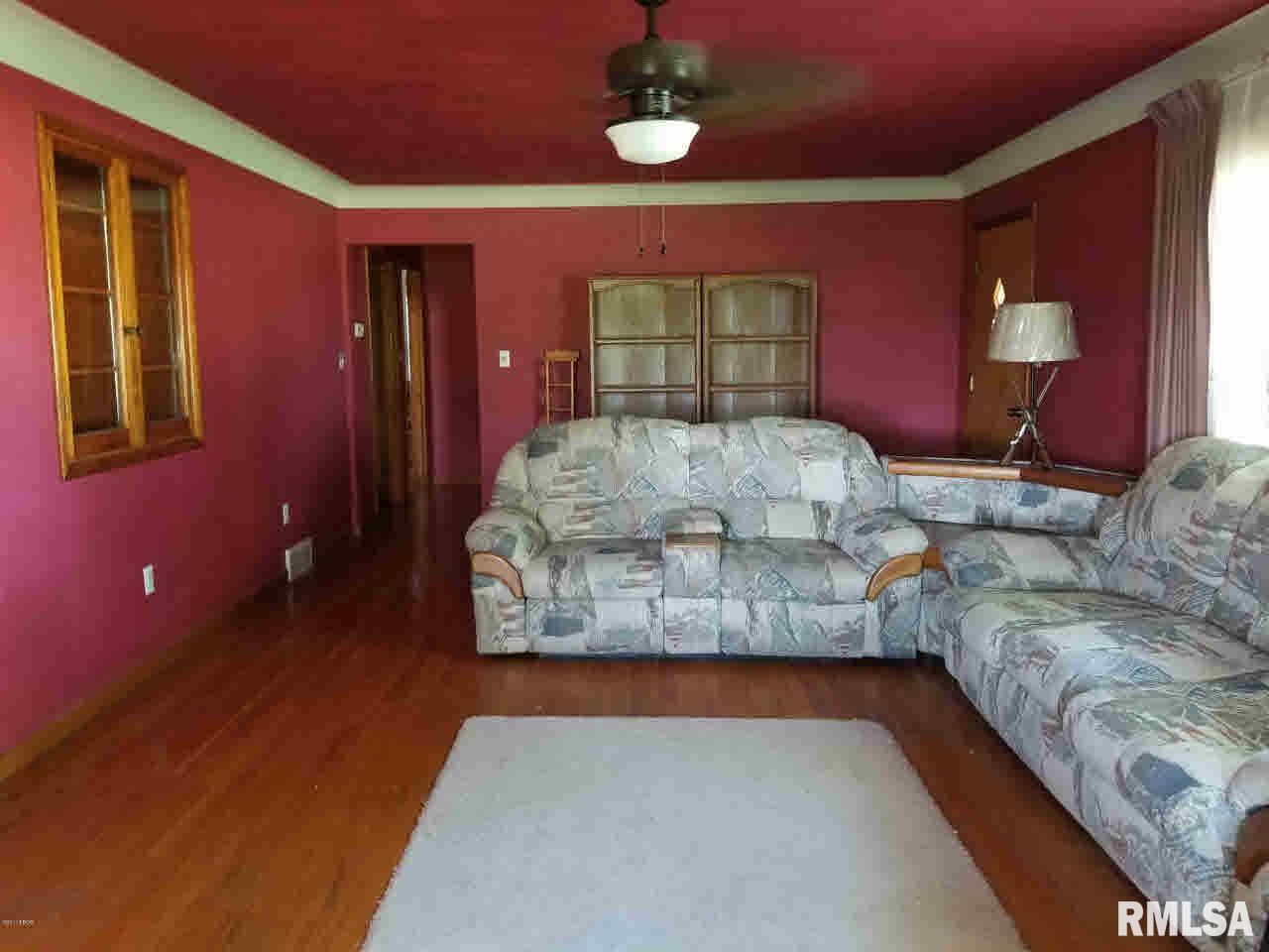 27472 Highline Road Ashley, IL 62808 - Photo 3 of 24