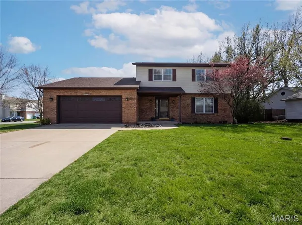 $279,900 | 1635 Thunderbird Lane, Belleville, IL 62221